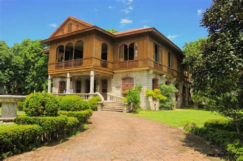 Silay City: Home of Ancestral Houses .
